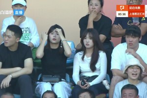 朝鮮族姑娘真上鏡?！中甲延邊比賽中導(dǎo)播頻繁給到看臺特寫鏡頭