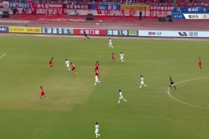 宿遷隊(duì)先拔頭籌！中路接隊(duì)友傳球，頭球破門