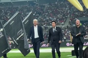 車范根和溫格、貝尼特斯出席韓國傳奇賽，還有多少人記得這位傳奇