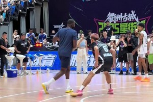 追夢(mèng)胯下變向接絲滑背轉(zhuǎn)身 手活也是非常細(xì)??！