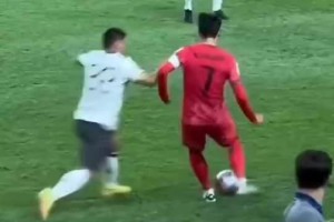 方昊：就你叫孫興慜是吧？