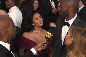 那年瓦妮莎的眼里 滿是對(duì)愛人藏不住的欣賞與愛意