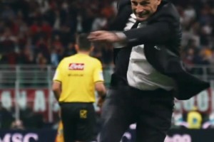 高級(jí)黑？甲亢哥此前：梅西世界杯靠躺冠，C羅也有奧運(yùn)冠軍！