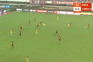 中甲賽場，陜西隊外援打出貝克漢姆式吊射