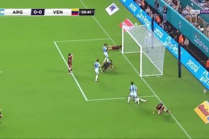 浪費機會遭懲罰??委內(nèi)瑞拉空門不進，隨后阿根廷洛塞爾索破門