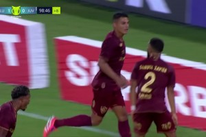 老兵精神！41歲仍決定比賽！蒂亞戈-席爾瓦凌空側(cè)鉤雜耍絕殺