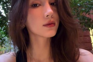 太有感覺(jué)了！楊政女友孟雅芳：比美照更有吸引力的是live~