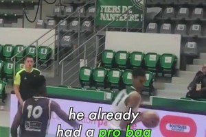 今天算還回來(lái)了？CC此前的游戲節(jié)目：新秀年被KD狠狠教訓(xùn)了！