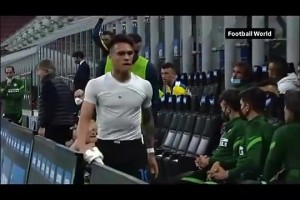 真生氣了~當(dāng)年孔蒂換下勞塔羅，阿根廷公牛替補(bǔ)席當(dāng)場(chǎng)發(fā)飆