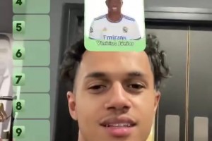 不擅長(zhǎng)！名場(chǎng)面：孔蒂周中歐冠慘敗后“胡言亂語(yǔ)”逗笑主持人！