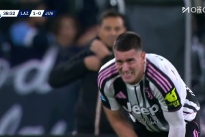 失良機(jī)！孔塞桑速度生吃對手傳中！弗拉霍維奇打門沒進(jìn)自己還傷了