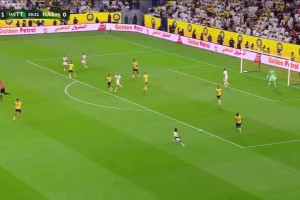 C羅傳中擊中對(duì)手后反彈安吉洛破門，勝利第30分鐘扳平聯(lián)合！