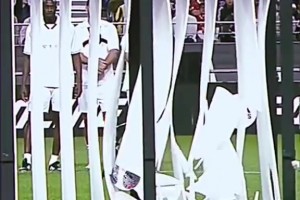 我就知道！傳奇球星的射門力量挑戰(zhàn)，卡洛斯出場終結(jié)比賽！